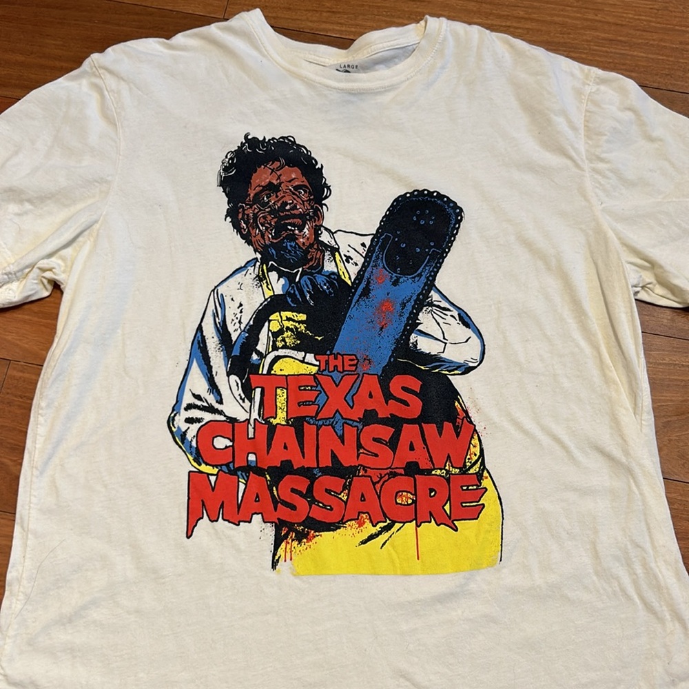 Texas Chainsaw Massacre Tshirt Halloween - Picture 2 of 5